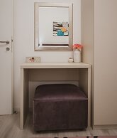 A2 - Luxury apt w Terrace, Gym, Jacuzzi & Sauna