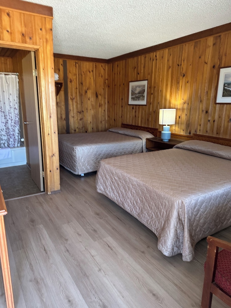 Glacier View Inn