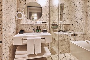 voco Osaka Central by IHG