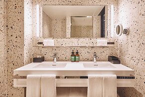 voco Osaka Central by IHG