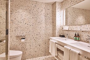 voco Osaka Central by IHG