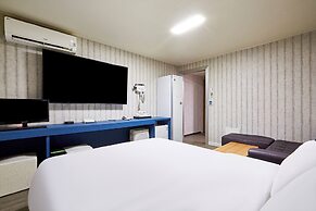 GALLERIA HOTEL