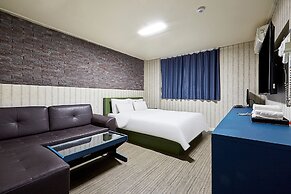 GALLERIA HOTEL