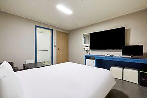 GALLERIA HOTEL