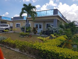 Luxury 4-Bedroom villa