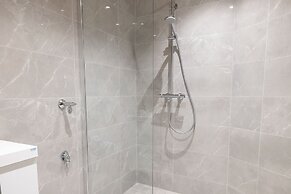 2ndhomes Brand New 3BR Deluxe Apartment