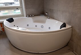 2ndhomes Brand New 3BR Deluxe Apartment