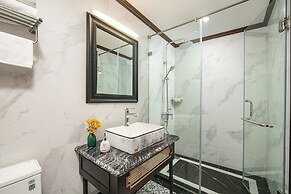 Media Central Hotel & Spa