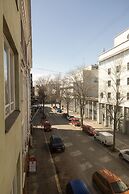 2ndhomes Modern Studio in the Center