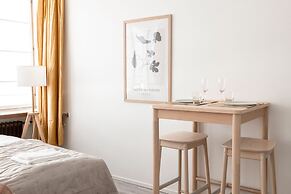 2ndhomes Modern Studio in the Center