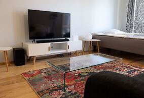 2ndhomes Deluxe Studio w Sauna & Balcony