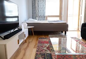 2ndhomes Deluxe Studio w Sauna & Balcony