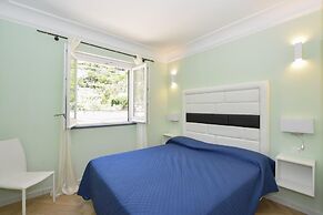 CARPEDIEM. Apartment with 59 steps-gradini. In the center of Amalfi at