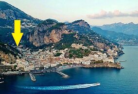 CARPEDIEM. Apartment with 59 steps-gradini. In the center of Amalfi at