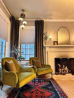 16 Elm Heritage Hotel