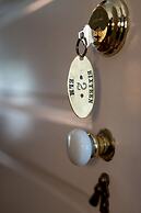 16 Elm Heritage Hotel