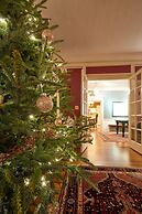 16 Elm Heritage Hotel