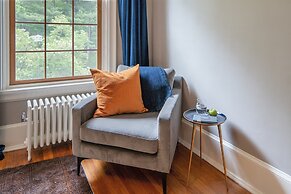 16 Elm Heritage Hotel