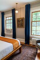 16 Elm Heritage Hotel