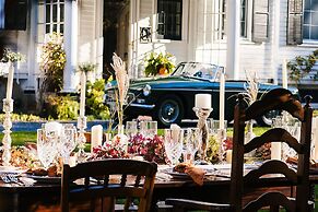 16 Elm Heritage Hotel