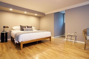 16 Elm Heritage Hotel