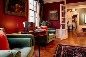 16 Elm Heritage Hotel