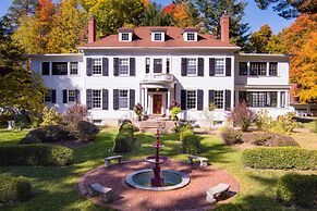 16 Elm Heritage Hotel