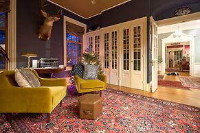 16 Elm Heritage Hotel