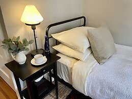 16 Elm Heritage Hotel