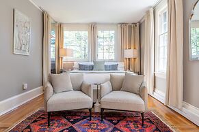 16 Elm Heritage Hotel