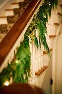 16 Elm Heritage Hotel