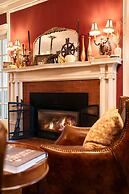 16 Elm Heritage Hotel