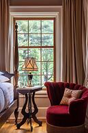 16 Elm Heritage Hotel