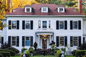 16 Elm Heritage Hotel