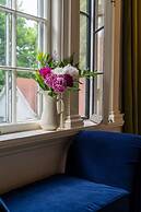 16 Elm Heritage Hotel