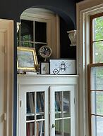 16 Elm Heritage Hotel