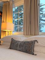 16 Elm Heritage Hotel