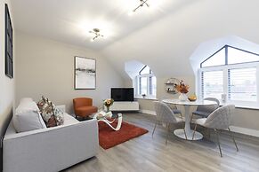 Elliot Oliver - Stylish Loft Style 2 Bedroom Apartment With Parking