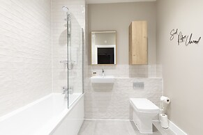 Elliot Oliver - Stylish Loft Style 2 Bedroom Apartment With Parking