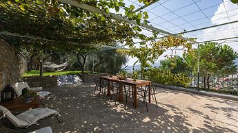 Italianway - Luxury Apartment in Modern Villa 2