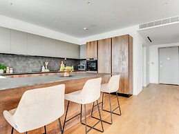 Sanders Crystal 1 - Large 4-bdr Penthouse With Shared Pool