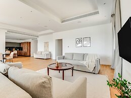 Sanders Crystal 1 - Large 4-bdr Penthouse With Shared Pool