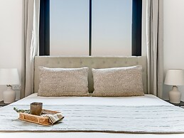 Sanders Crystal 1 - Large 4-bdr Penthouse With Shared Pool