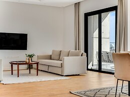 Sanders Crystal 1 - Large 4-bdr Penthouse With Shared Pool