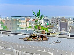 Sanders Crystal 1 - Large 4-bdr Penthouse With Shared Pool