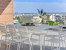 Sanders Crystal 1 - Large 4-bdr Penthouse With Shared Pool