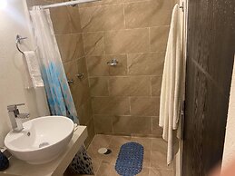 Hermosa Casa Con Laguna Y Alberca