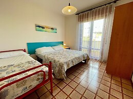 Vibrant Apartment Close to the Beach - Beahost