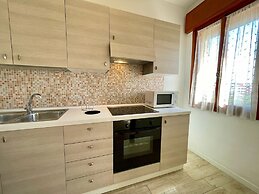 Vibrant Apartment Close to the Beach - Beahost