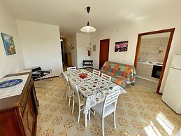 Vibrant Apartment Close to the Beach - Beahost
